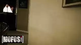 النحيفة زو الشاعر الطويل