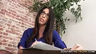 تنتك أمام زوجها ديوث بلا شرف
