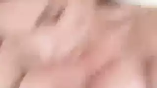 مص وجنس لمتحول جنسي في العمل