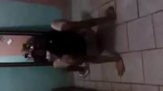 سكس محارم ديوث عربي يغتصب أمه