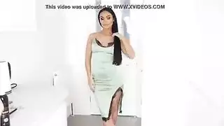 جميلة برشلونة المثيرة في مثلية جنسية صريحة من أجل مكافأة نقدية