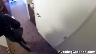 الجار يشاهدني أتعرض للجماع بقوة في منزله