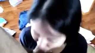 وجهة نظر الرجل: هي تحب مص القضيب وشرب المني