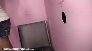  خيال مص قضيب علني مع عاهرة راكعة