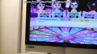 تدمير كس مكثف باستخدام آلة جنس وهزاز