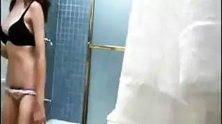 كاميرا خفية تلتقط جنسًا سريًا ساخنًا لزوجين هاويين