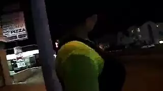 الفتاة العربية شمس تتوسل للقذف على صدرها
