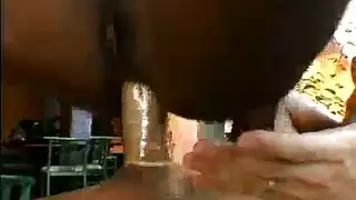 ضرب قاسي لأن فتحتها الضيقة لا تقاوم