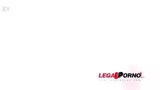 جنس سحاقي صريح: جماع بحزام وهتافات