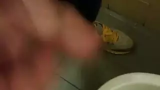 شرجي إبوني بمؤخرة عملاقة