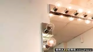 حلق عميق شاب سمين غش