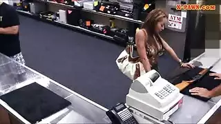جلسة نكاح مع تبول في مكان عام