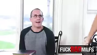 ضرب عنيف لوضعية الكلب