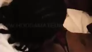 لقاء حميمي خفي في الحمام: من التقبيل إلى مص عميق