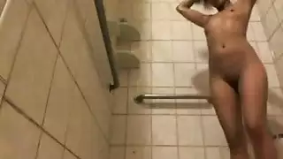 نيك قاسي مع فتاة كينية سمينة