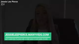 مص قضيب محامٍ كبير حتى يقذف في حلقها