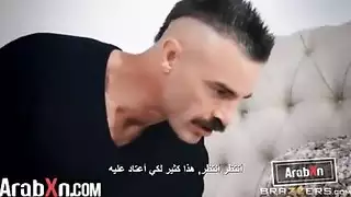 قضيب ضخم يدمّر مهبل ضيق إباحي قاسي