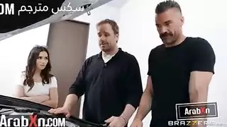 فتاة ماكرة تبتلع سائل صديق والدها فيلم إباحي صريح