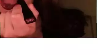 بنت مراهقه ترقص وهي عاريه