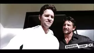 تبادل زوجات كبيرات الصدور: الأصدقاء يتشاركون نساءهم لأفلام إباحية قوية
