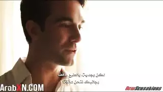علاقة عائلية شقراء: لقاء صريح بين الأخ والأخت