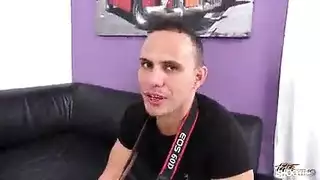 أول ظهور إباحي للطالبة المشاغبة أليسيا: إيلاج مزدوج