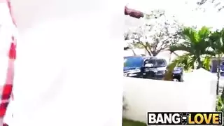 أما تتنك في مطبخ