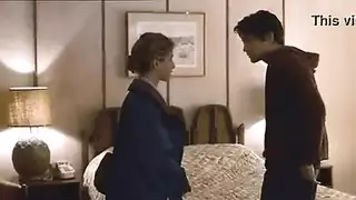 شريط جينيفر لوبيز الإباحي الحار: تمارس الجنس مع زوجها الوسيم بوضعية كلابية