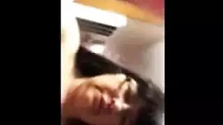 ثرثرة غير منقطعة خلال جلسة مص قضيب مكثفة