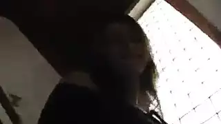 منظور الغريب: يضاجع فتاة مذهلة على الأرض