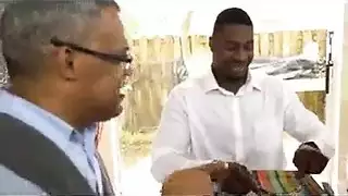 الاخت المثيره علا السرير عاريه وك
