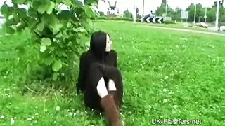 حيوان يرضع من بنت