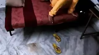 الاب ممحون شاف بنتو عاريا