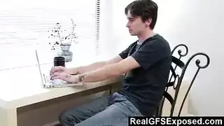 أحمر الشعر ركوب الخيل على القطب