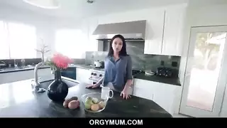 بروك بيريتا تمص بدون رحمة حتى الأعماق