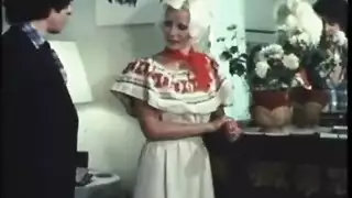 صديق الأخ يسيطر على صديقة أخته في شريط جنسي صريح