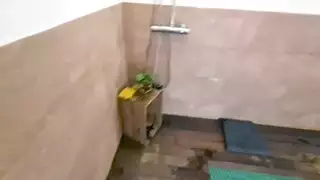 فوتاش تشقراء تمط شرجها بقضيب أسود كبير