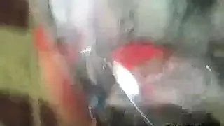 جنس جماعي بين الأعراق: فتاة سمراء تُستَخدم
