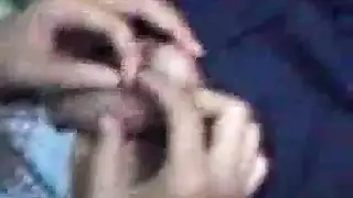 فتاة شقراء تتعرض للهيمنة في جنس سحاقي صريح