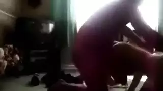 الشقراء الحمراء المراهقة جوانا تأخذ قضيبين في اختراق مزدوج صريح