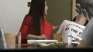 سكرانة ونشوة: حفلة نيك مظلمة مع قذف داخلي