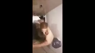 جماع حمام قذر وفم مليء بالسائل المنوي