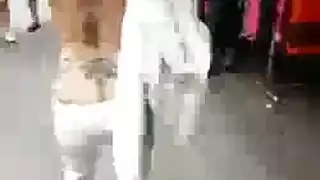 عاهرات شارع فولسوم: علاقة مثلية جماعية وبوفيه قضبان