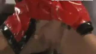 ‫تدريب الحلق من منظور الشخص الأول: الرجل السيء يستخدم الحبل على صديقته المطيعة‬