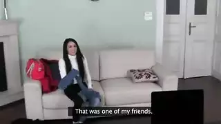 جمال سمراء تقوم بجنس فموي ثم يتمدد شرجها الضيق