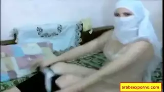 نيك بنت جزائرية قحاب