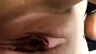 سكرتيرة مثيرة ترتدي نظارات وتتوق لقضيب رئيسها ومنيه