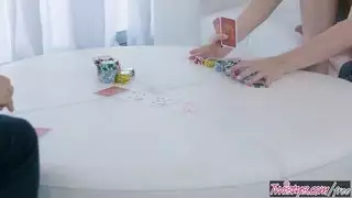انسحبت، والآن حان وقت القذف داخلها