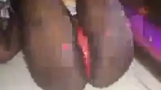فتاة العبيد الإباحية المراهقة تجعل الأب المؤسسي يقذف عقله بعيداً