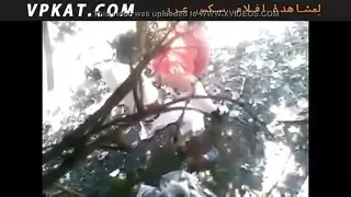 بورن كاميرا خفية: جزائرية مثيرة تتفجر في الأدغال